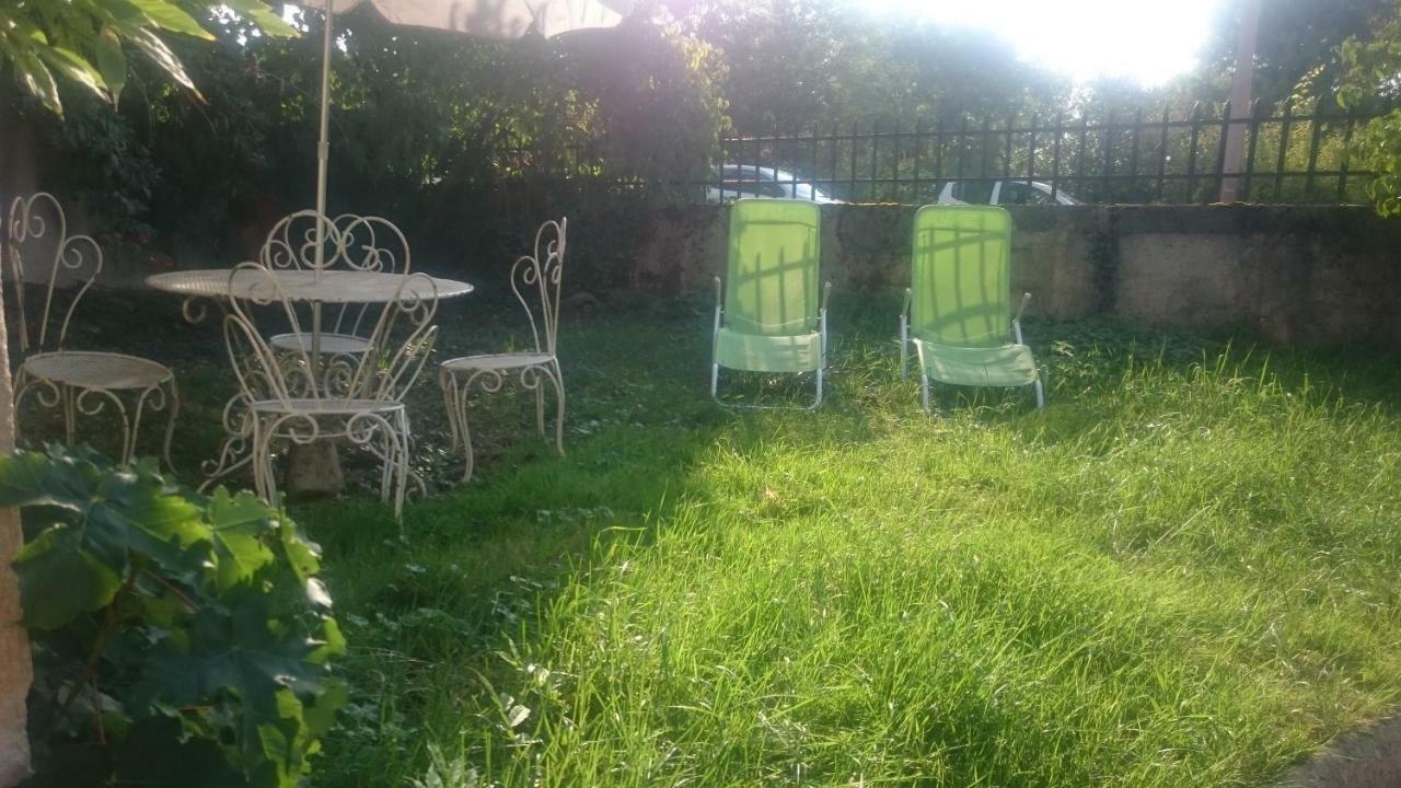 Le Vieux Pressoir Lägenhet Saint-Germain-lès-Arlay Exteriör bild