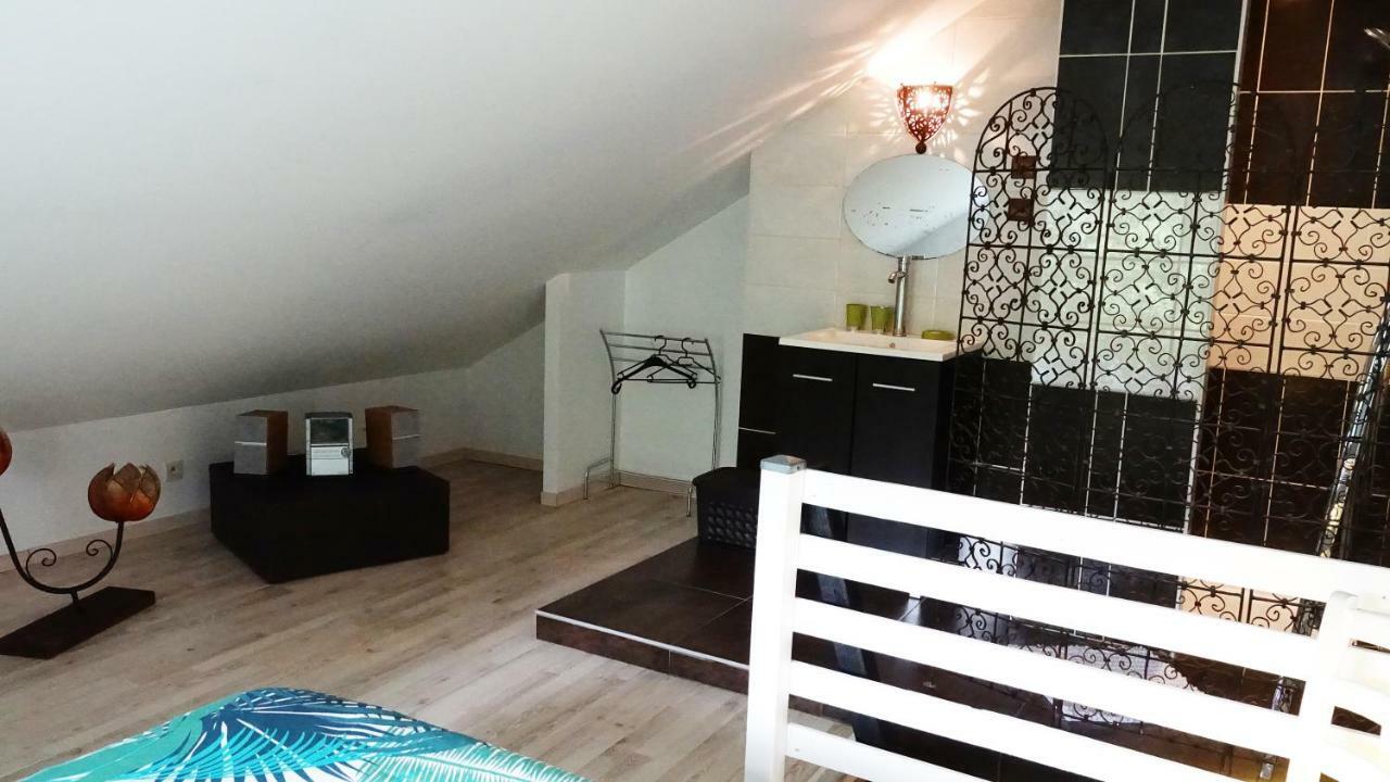 Le Vieux Pressoir Lägenhet Saint-Germain-lès-Arlay Exteriör bild